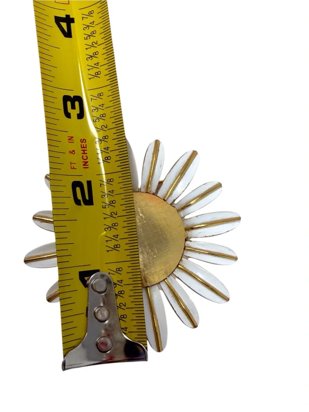Vintage 1970s AVON daisy Perfume Locket Brooch Gold Tone & White Enamel